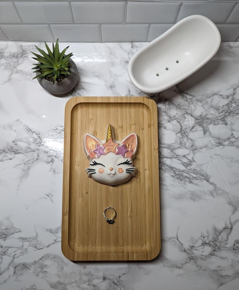 Cat-unicorn bath bomb with surprise