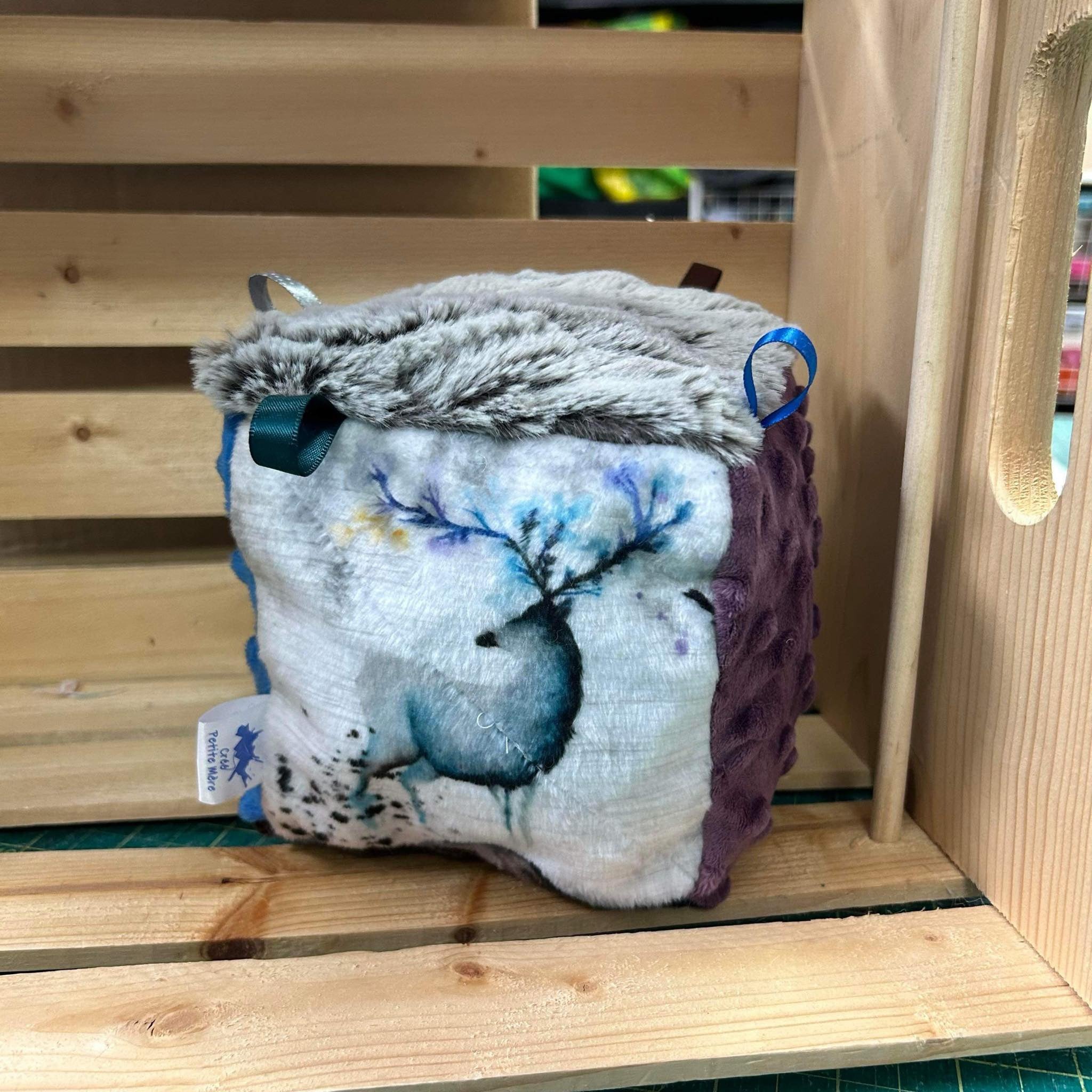 Cube d’éveil cerf et ours polaire