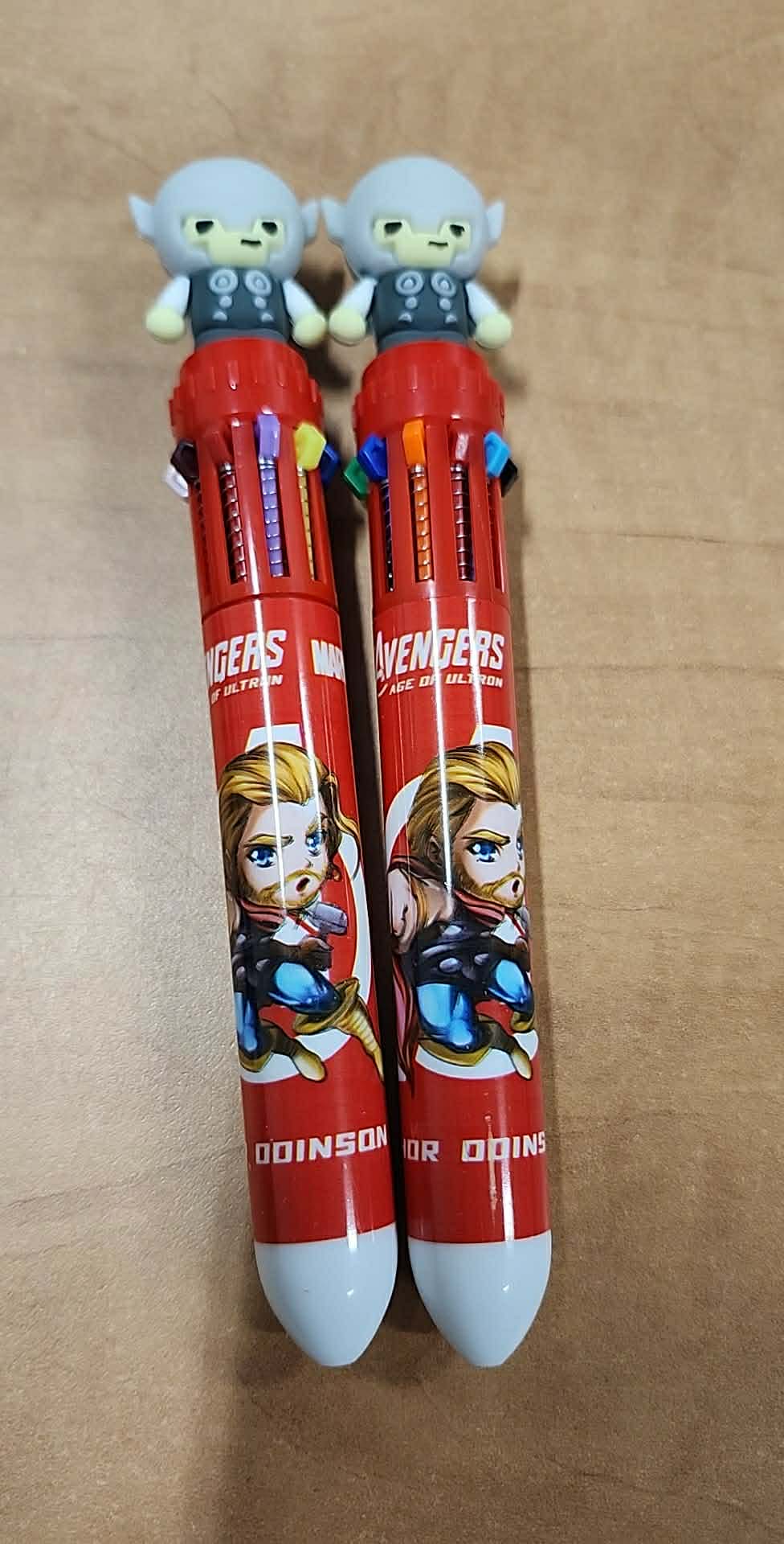 Crayon encre multiple, personnage