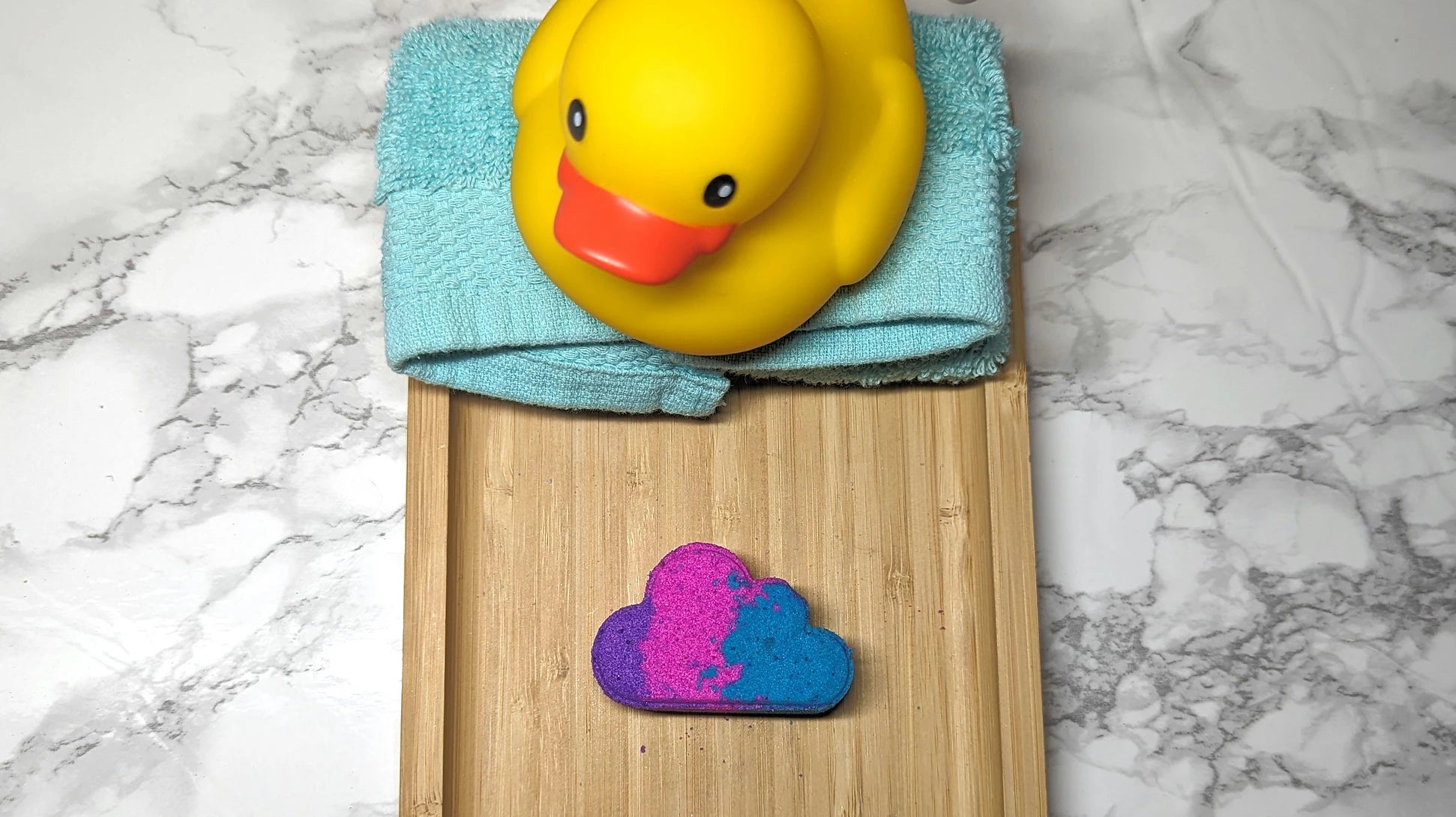 Mini cloud bath bomb