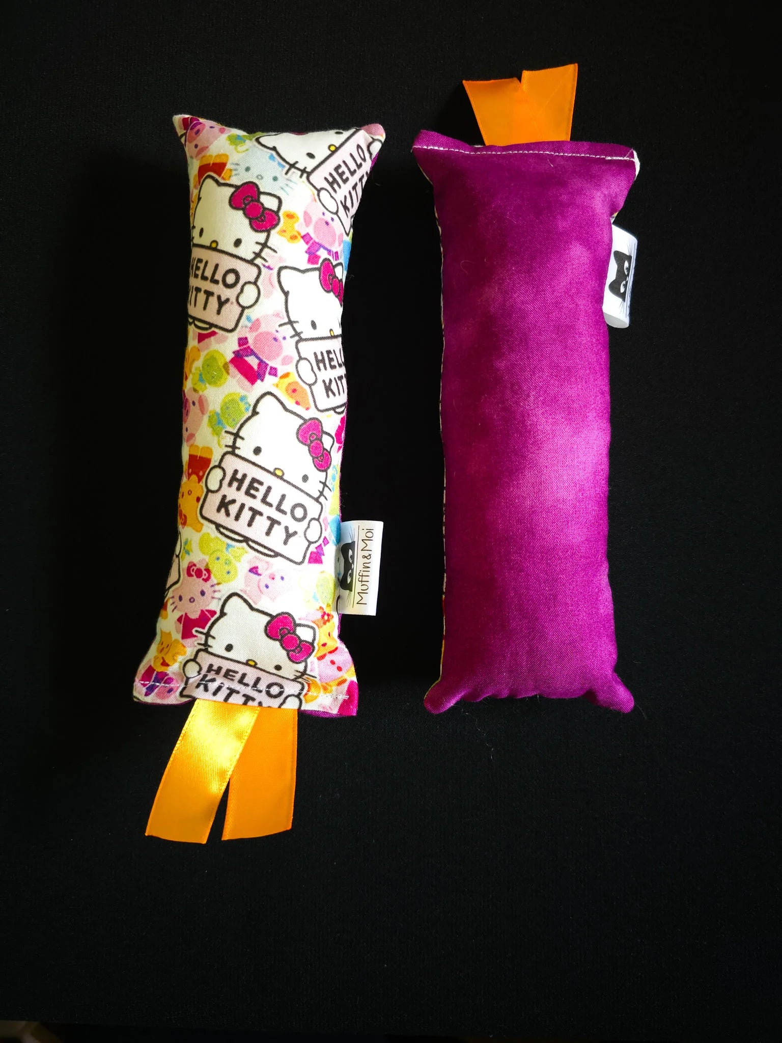Medium cat toy - white cat with loop / fushia underside