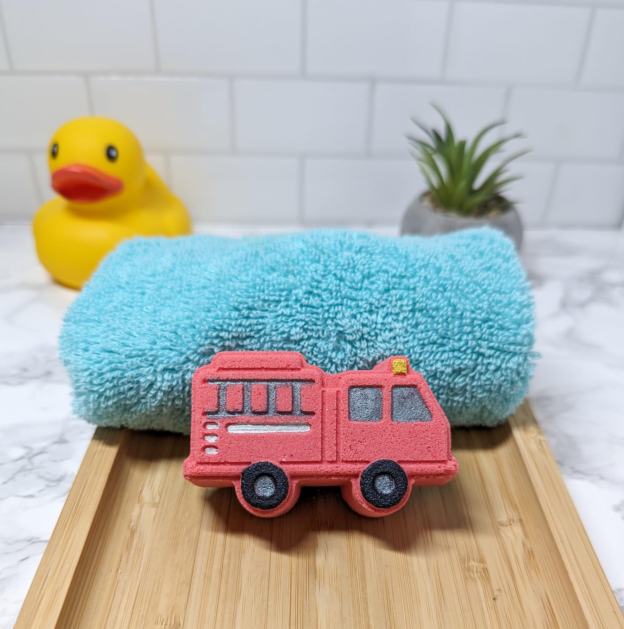 Small fire truck bath bomb