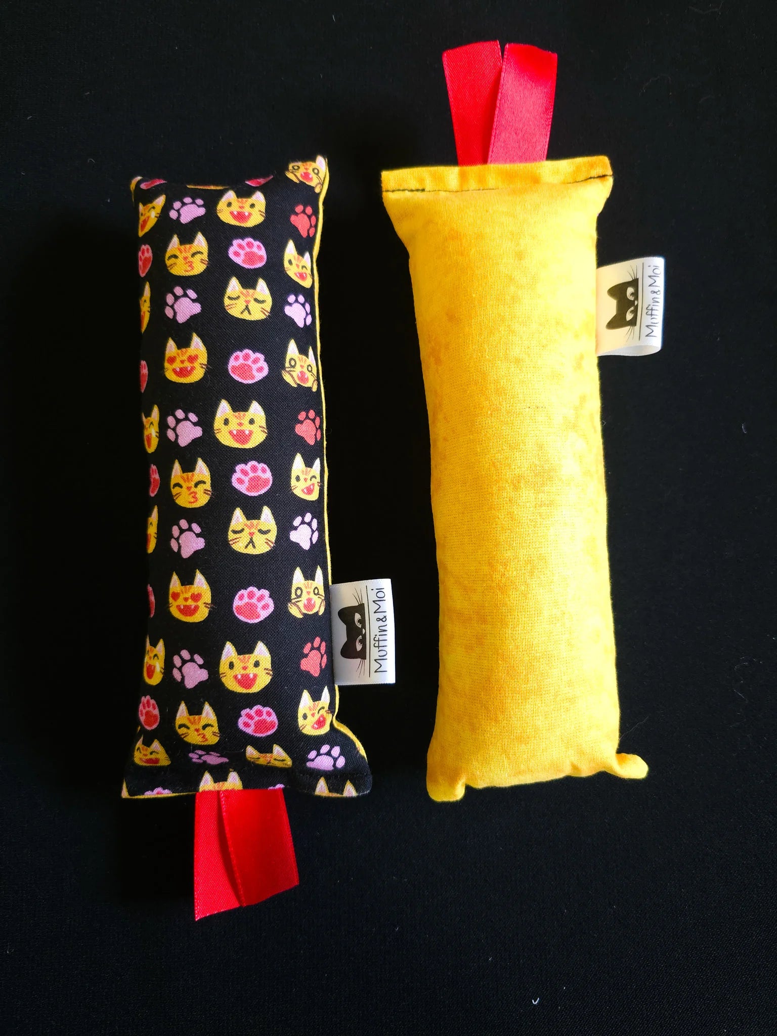Medium Cat Toy-Cheerful Cats with Paws