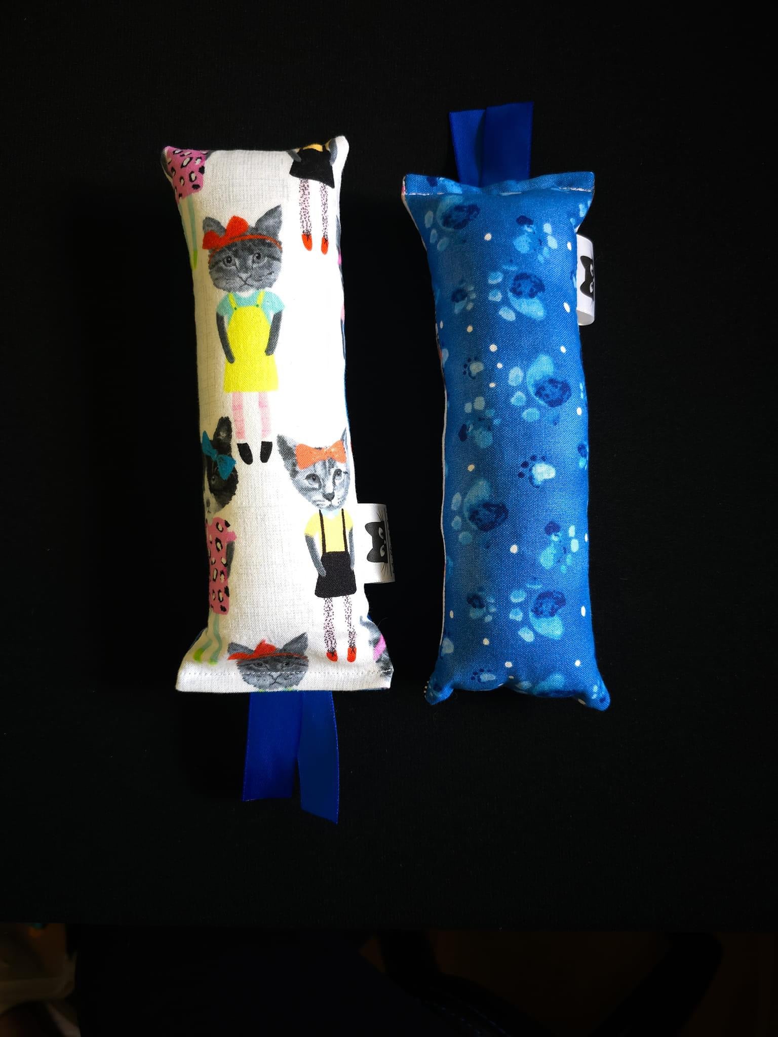 Medium cat toy - flirtatious pussies