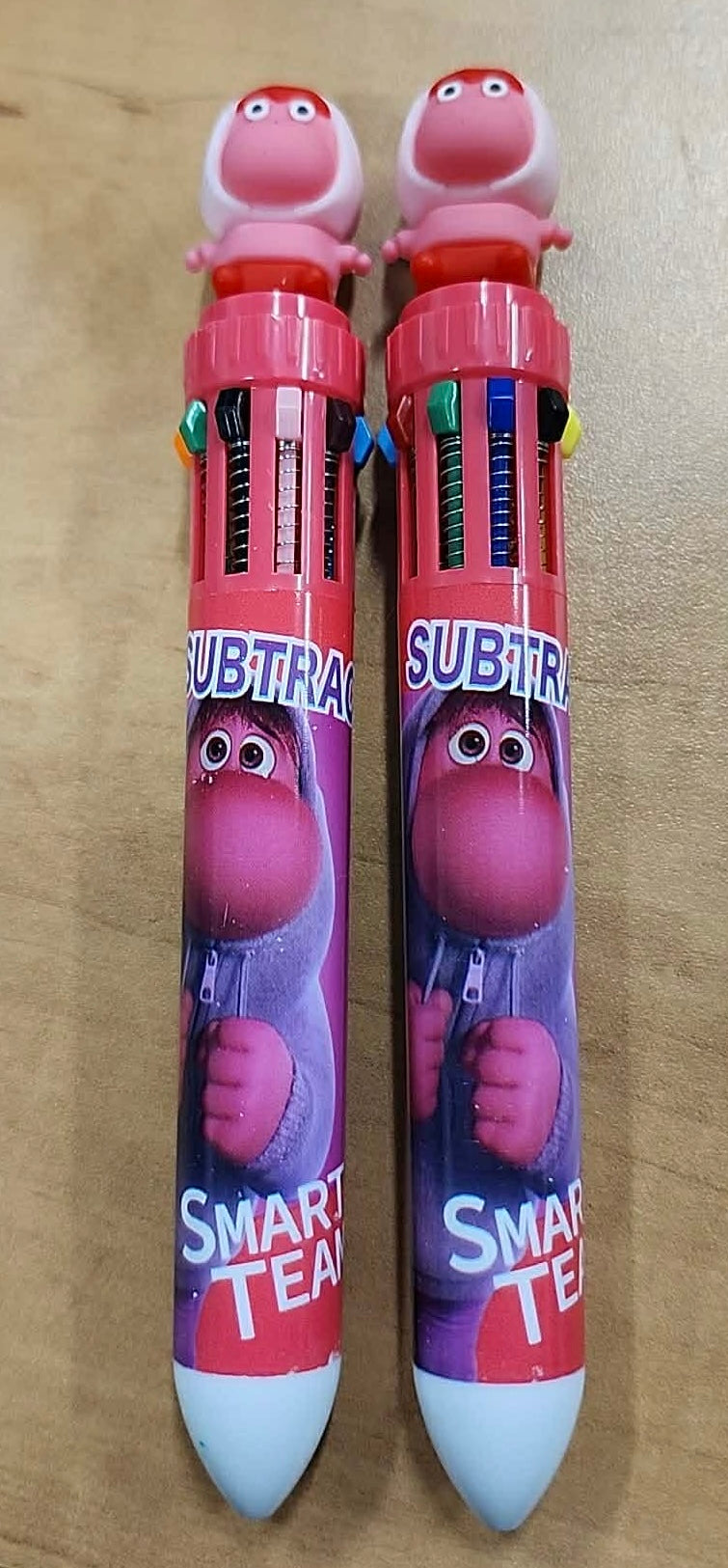 Crayon encre multiple, personnage