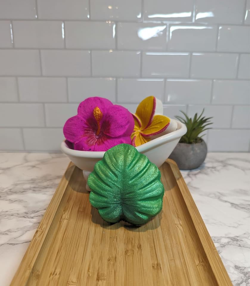 Monstera bath bomb