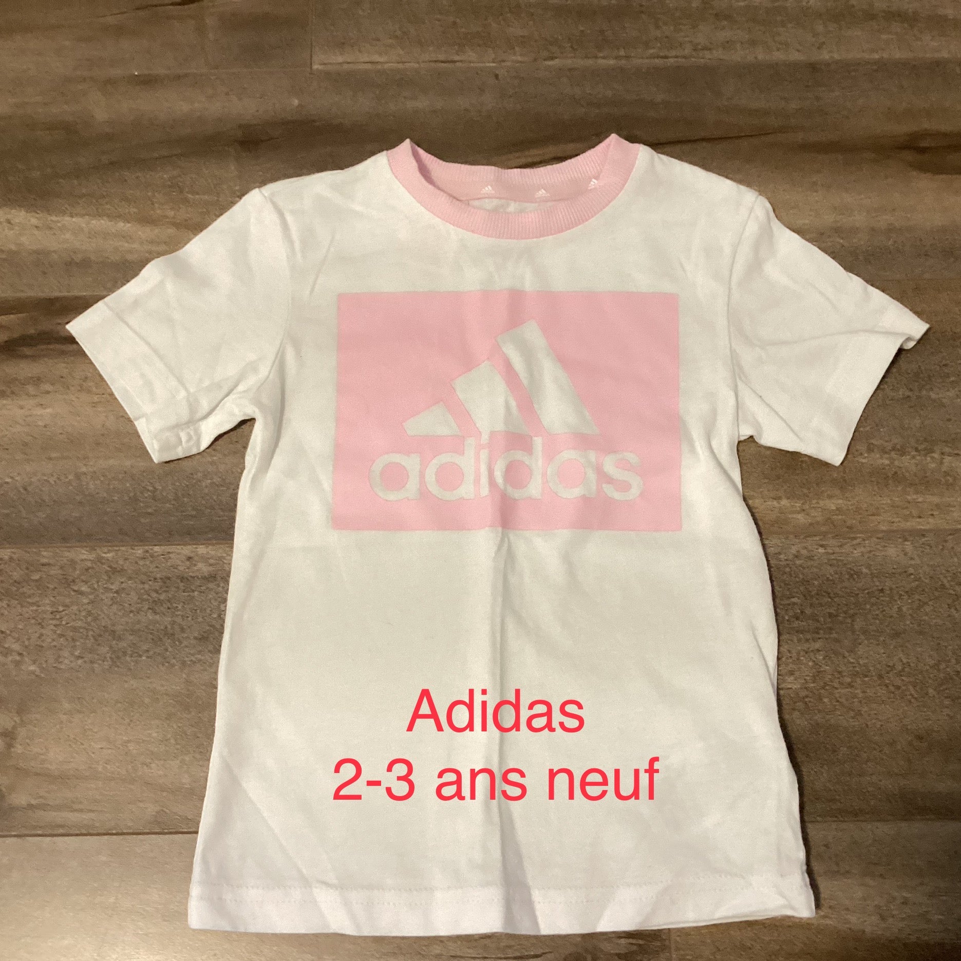 Chandail Adidas neuf