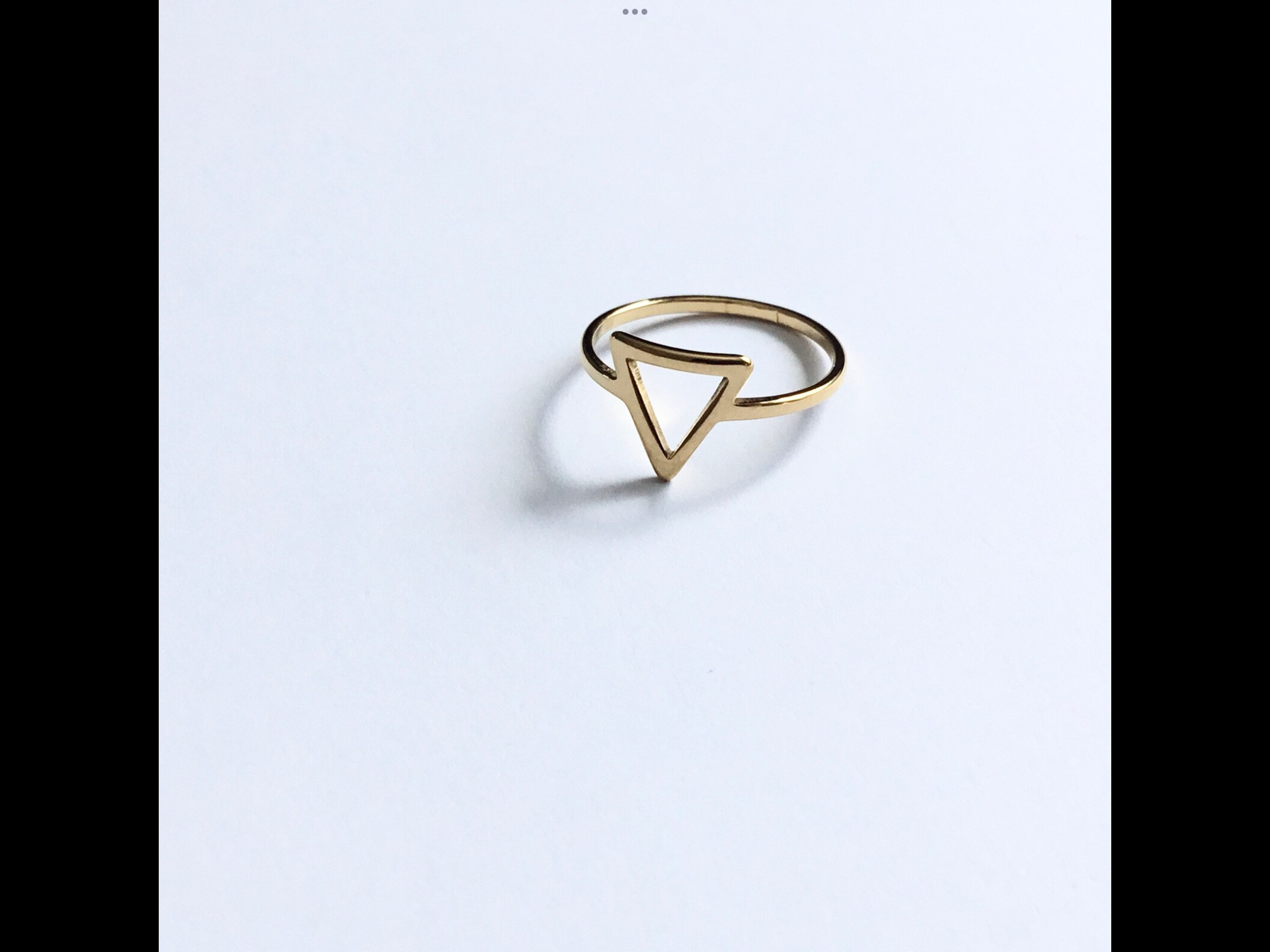 Bague triangle minimaliste