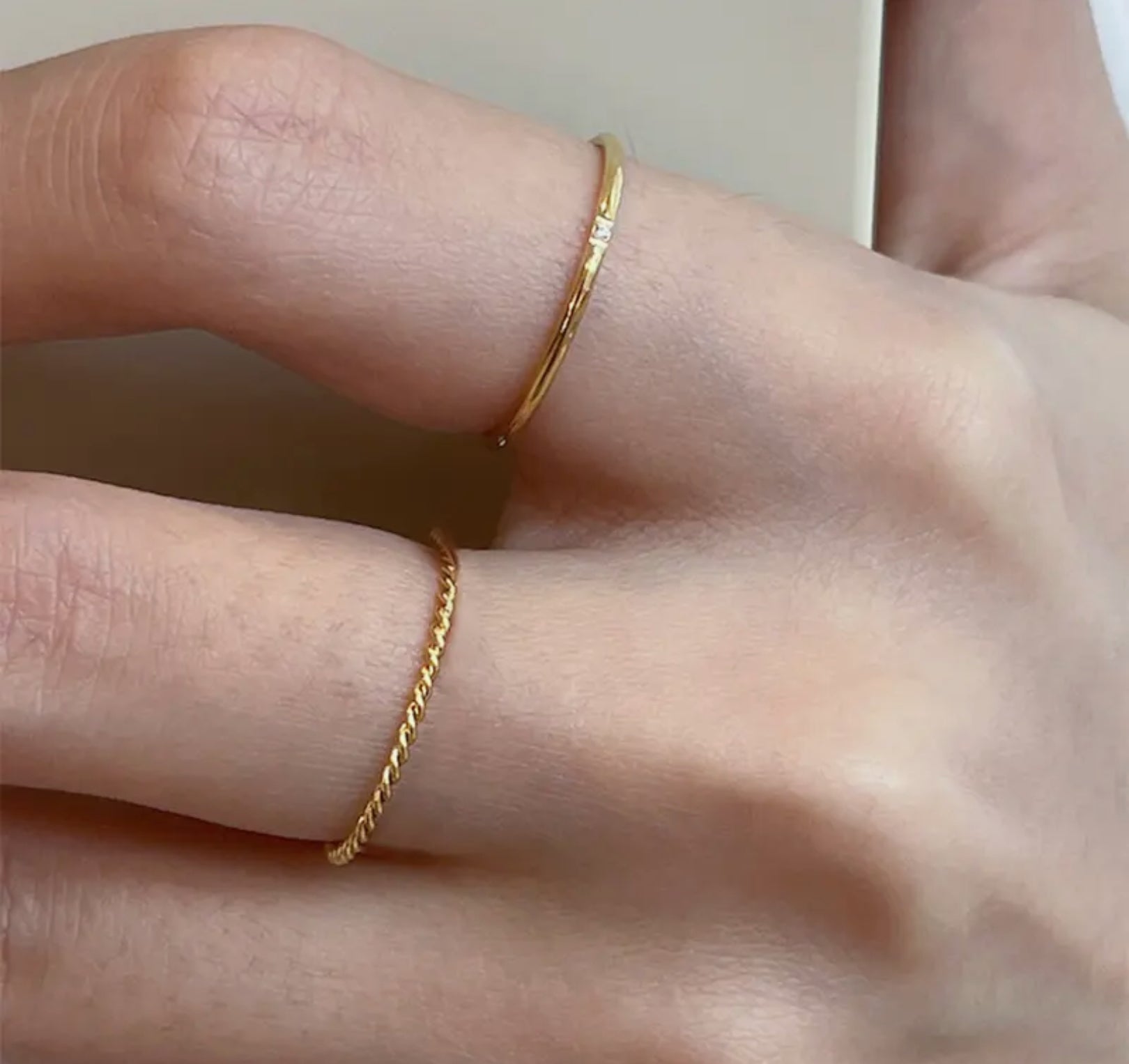 Bague torsadée minimaliste en inox