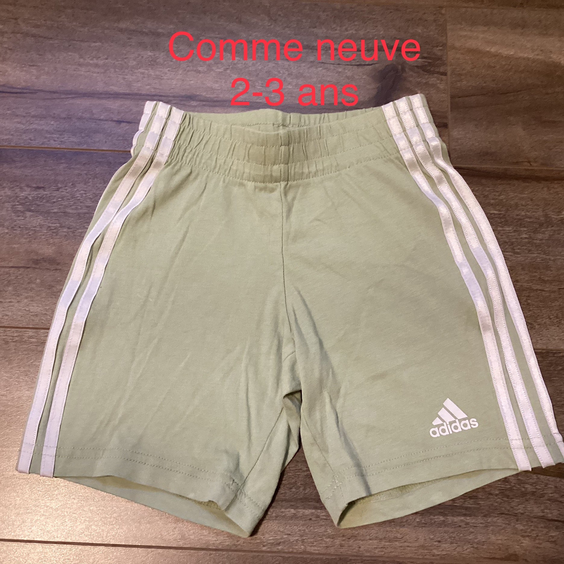 Short adidas neuve 2-3 ans