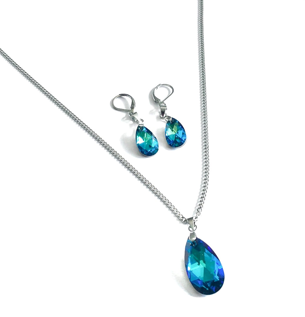 Collier ou boucles d’oreilles avec Swarovski bleu