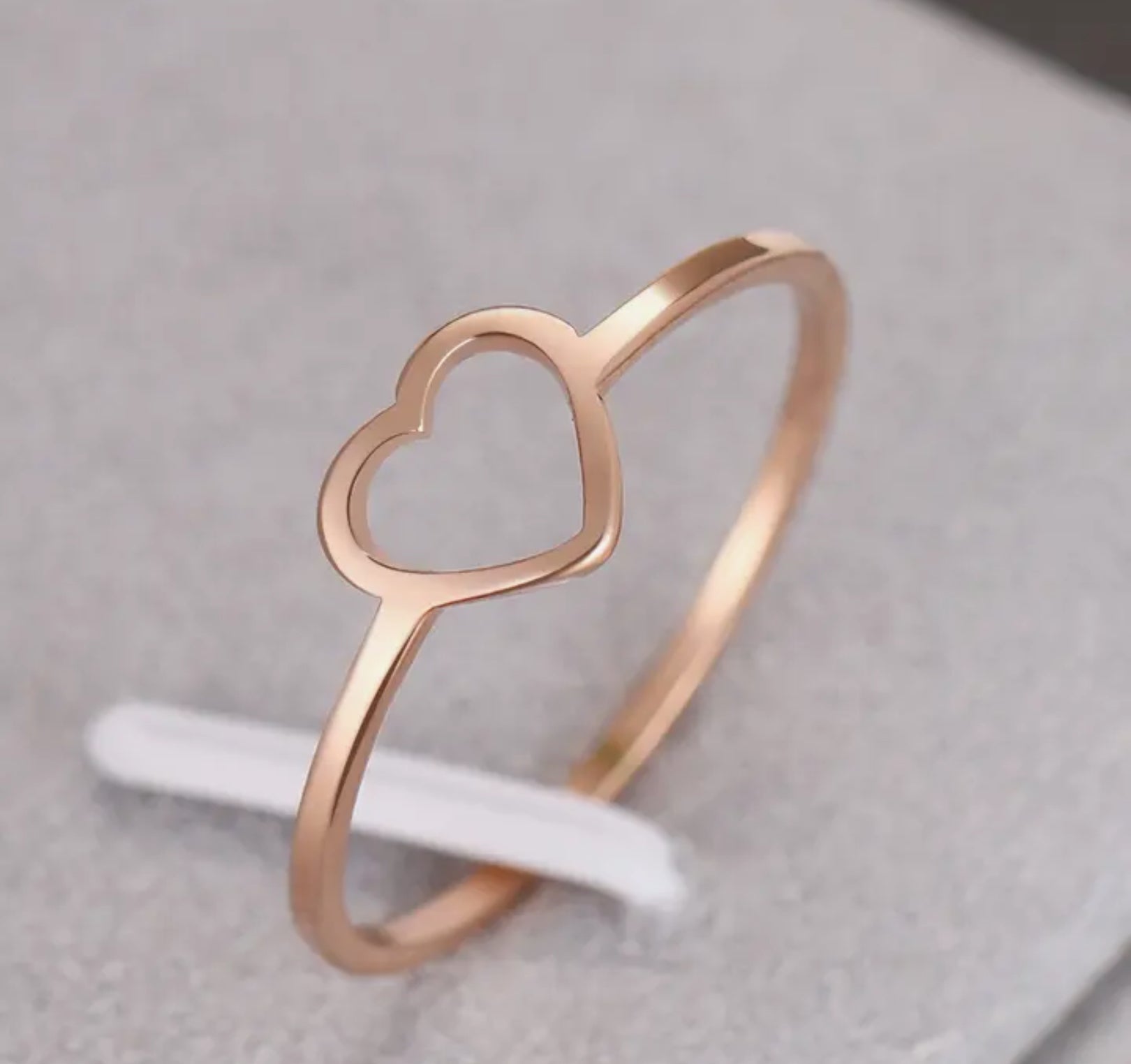 Minimalist heart ring in rose gold stainless steel