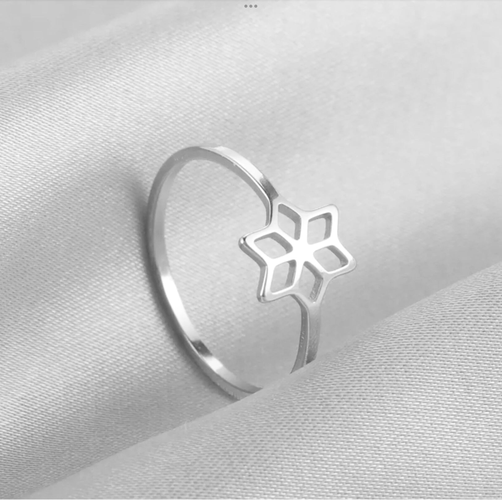 Bague étoile minimaliste en inox