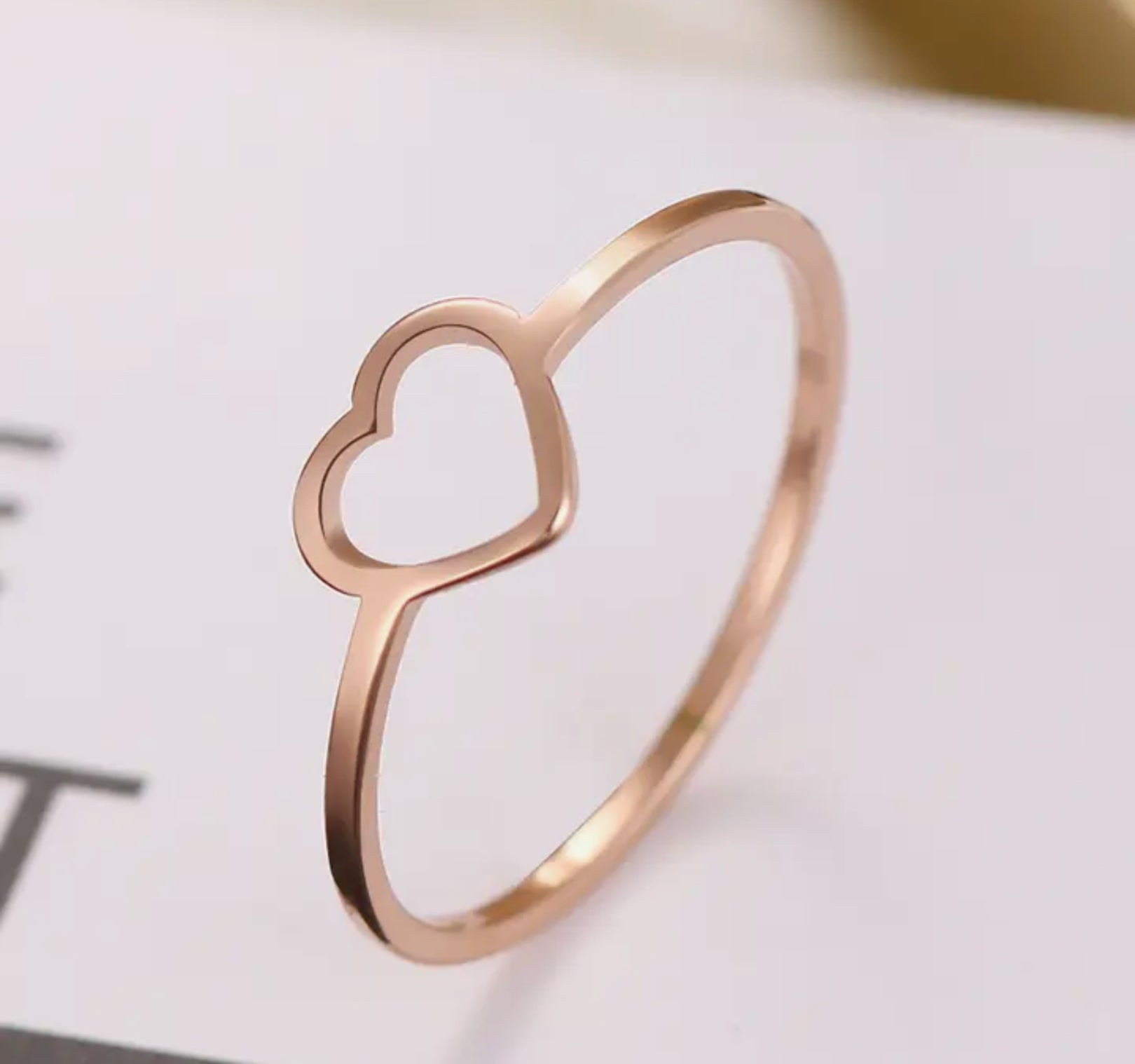 Minimalist heart ring in rose gold stainless steel