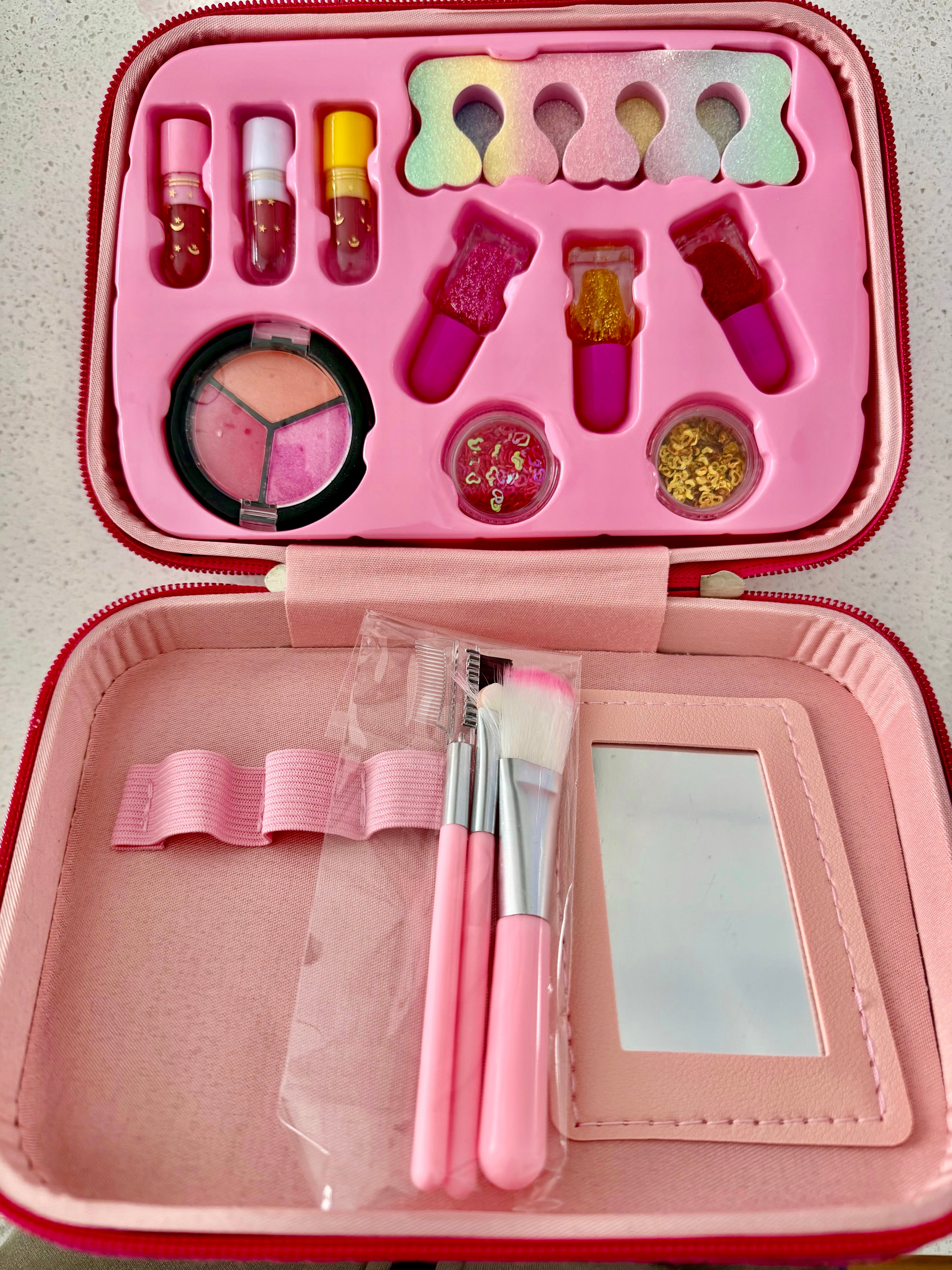 Trousse avec maquillage