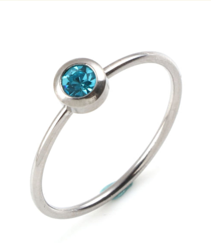 Bague avec pierre de naissance en inox