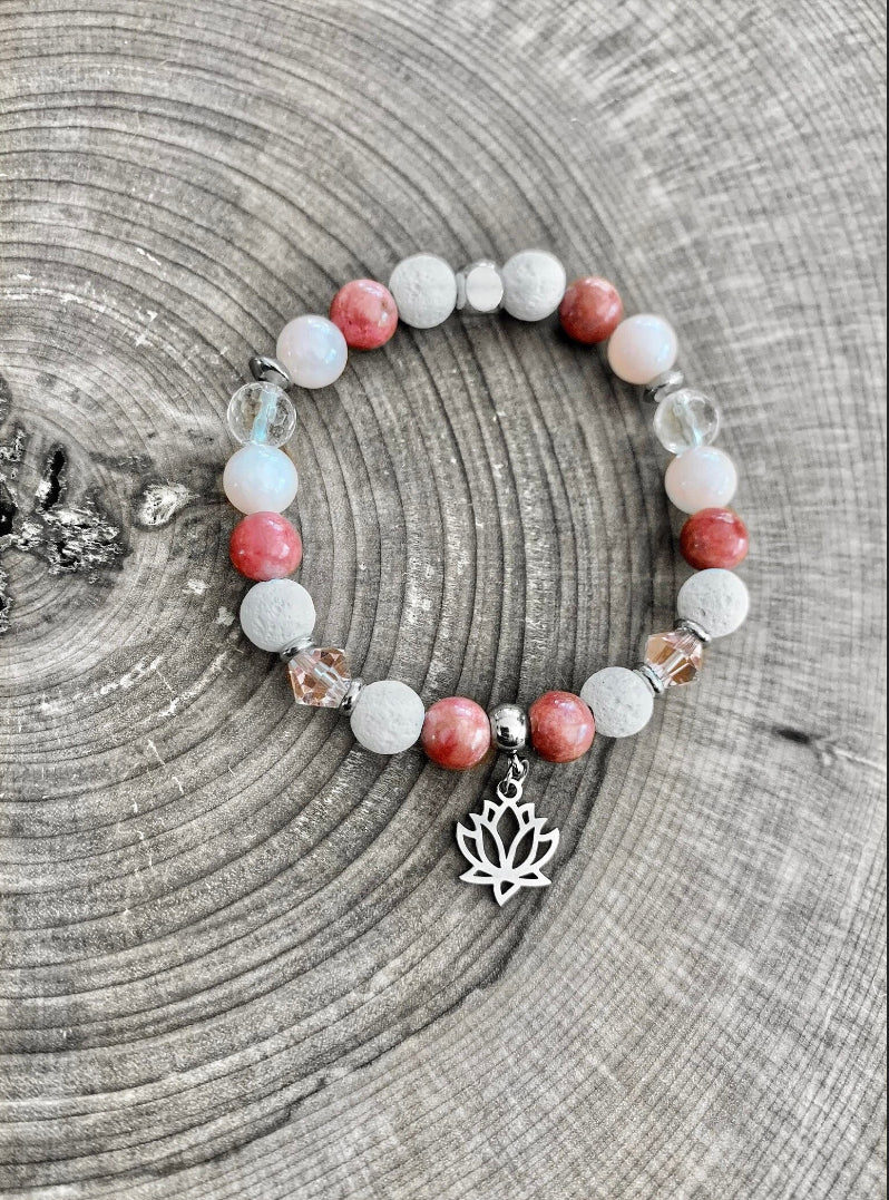 Bracelet made of real stones and stainless steel