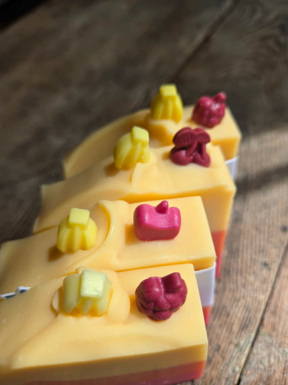 Savon pêche, banane, grenadine