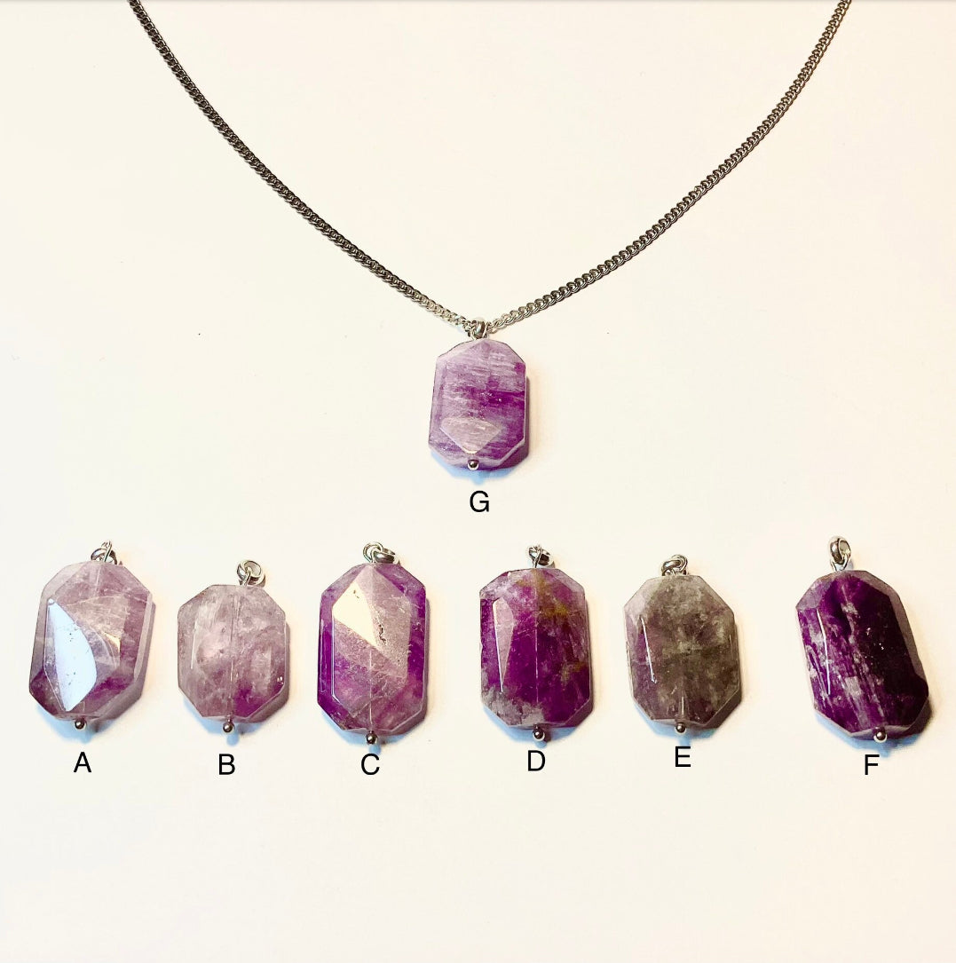 Stainless steel necklace with amethyst
