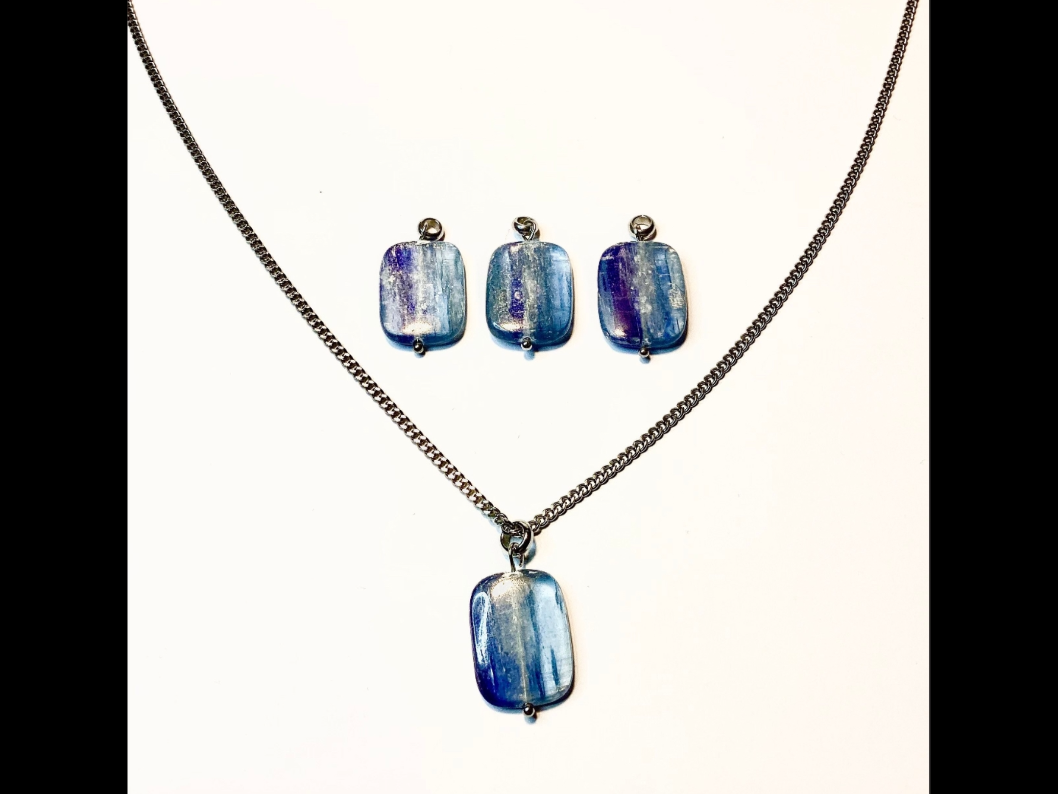 Stainless steel necklace with kyanite