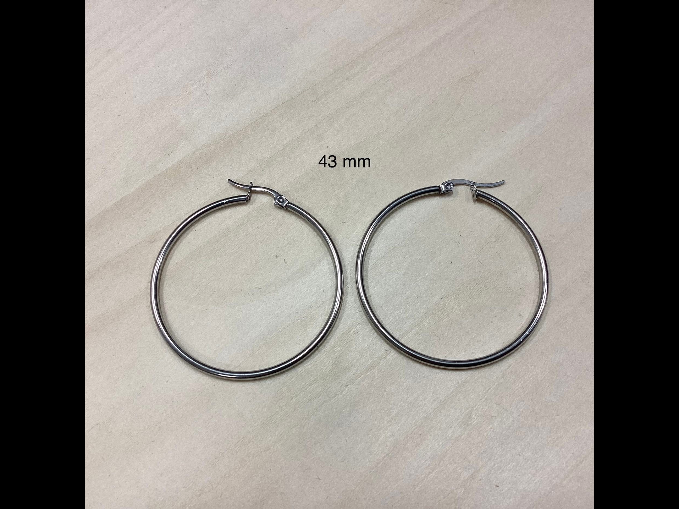 Grandes anneaux d’oreilles en inox