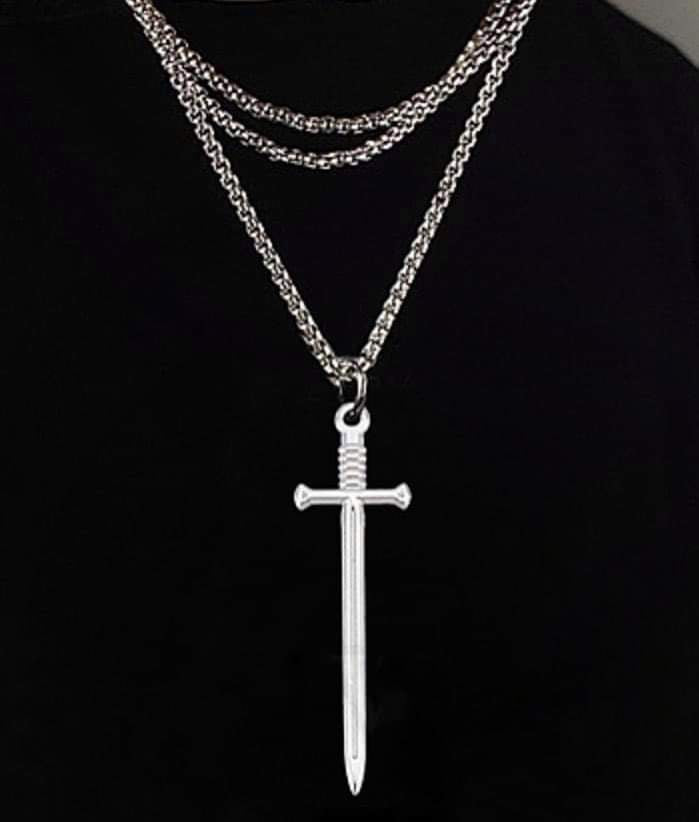 Collier épée en inox argent chaîne au choix