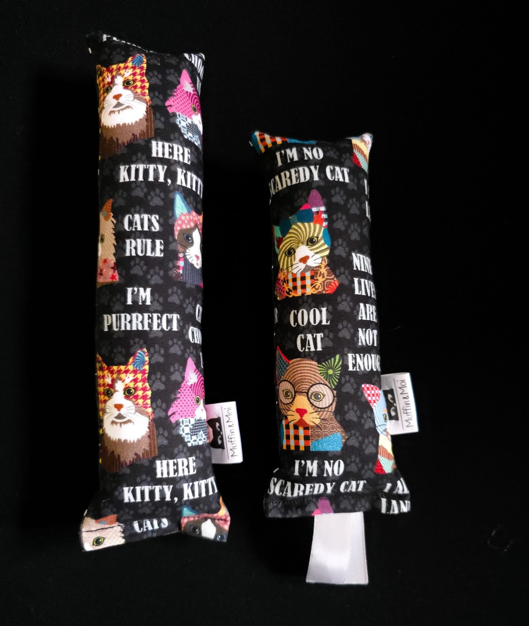 Jouet de chat moyen- chat fond noir( celui de droite seulement)