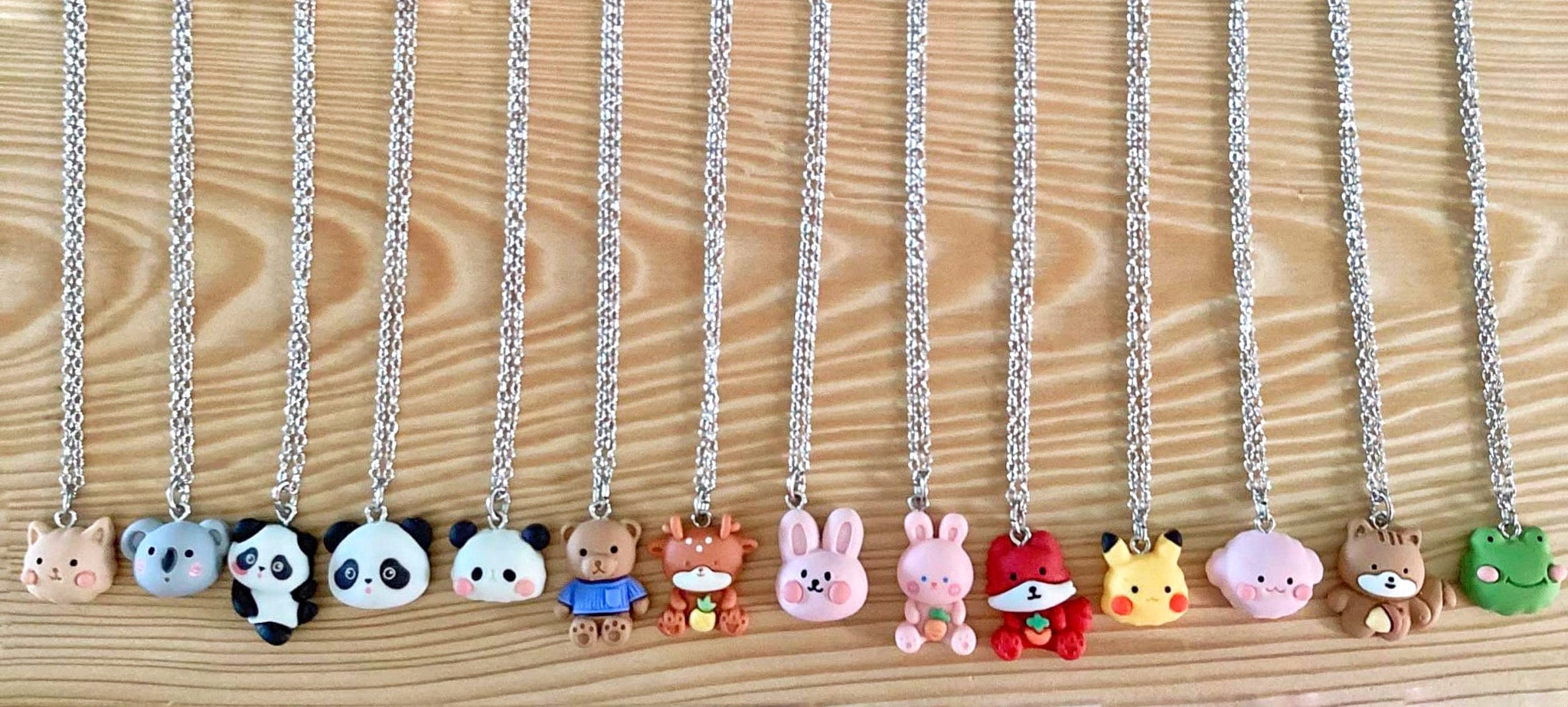 Collier avec chaîne en inox avec breloques animaux