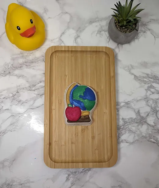 School bath bomb - globe and apple
