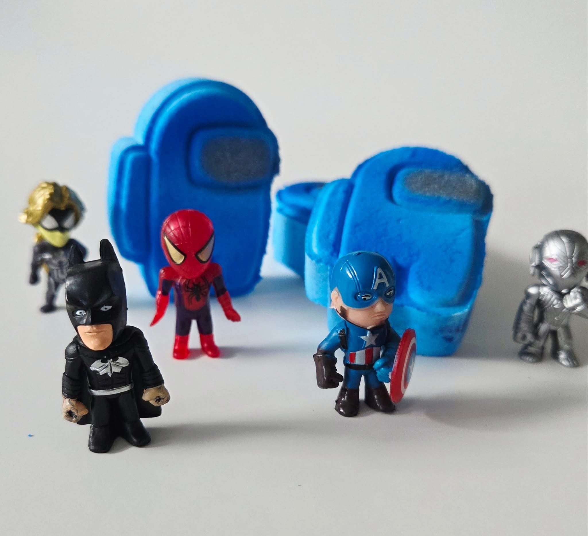 Bombe avec surprise super héros