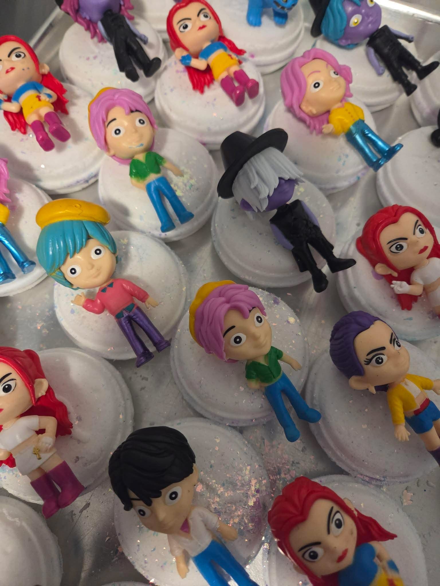 Bombe avec jouet pop aléatoire