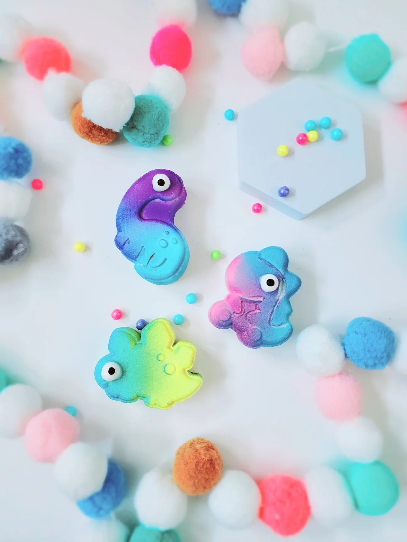 Random Dinosaur Foam Bomb