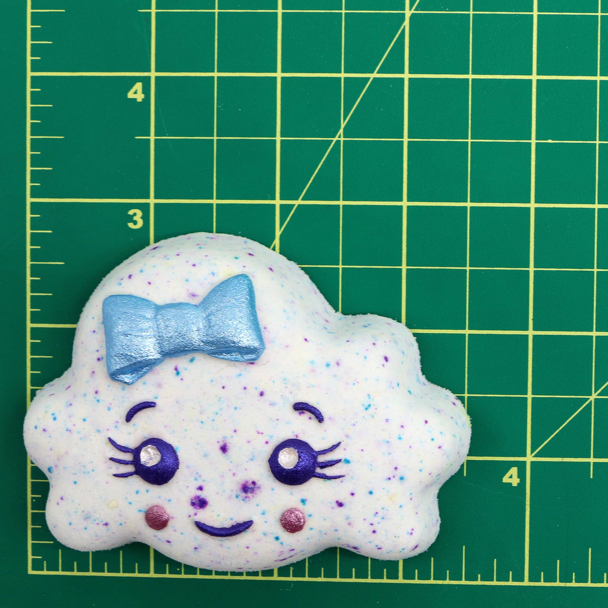 Bombe Mini - nuage avec visage