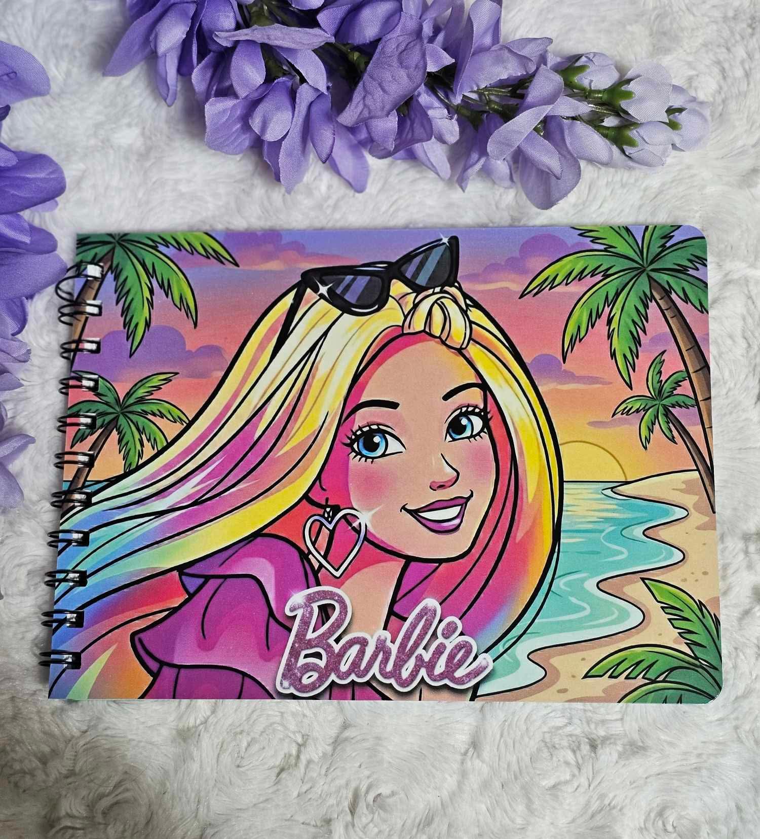 Livre de dessin poupée