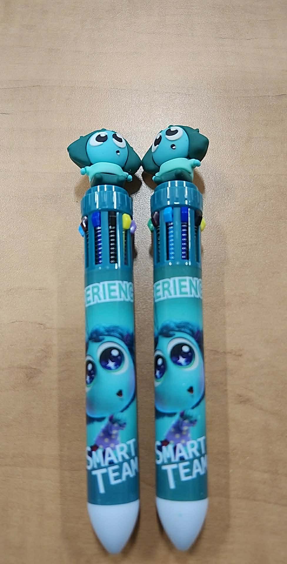 Crayon encre multiple, personnage