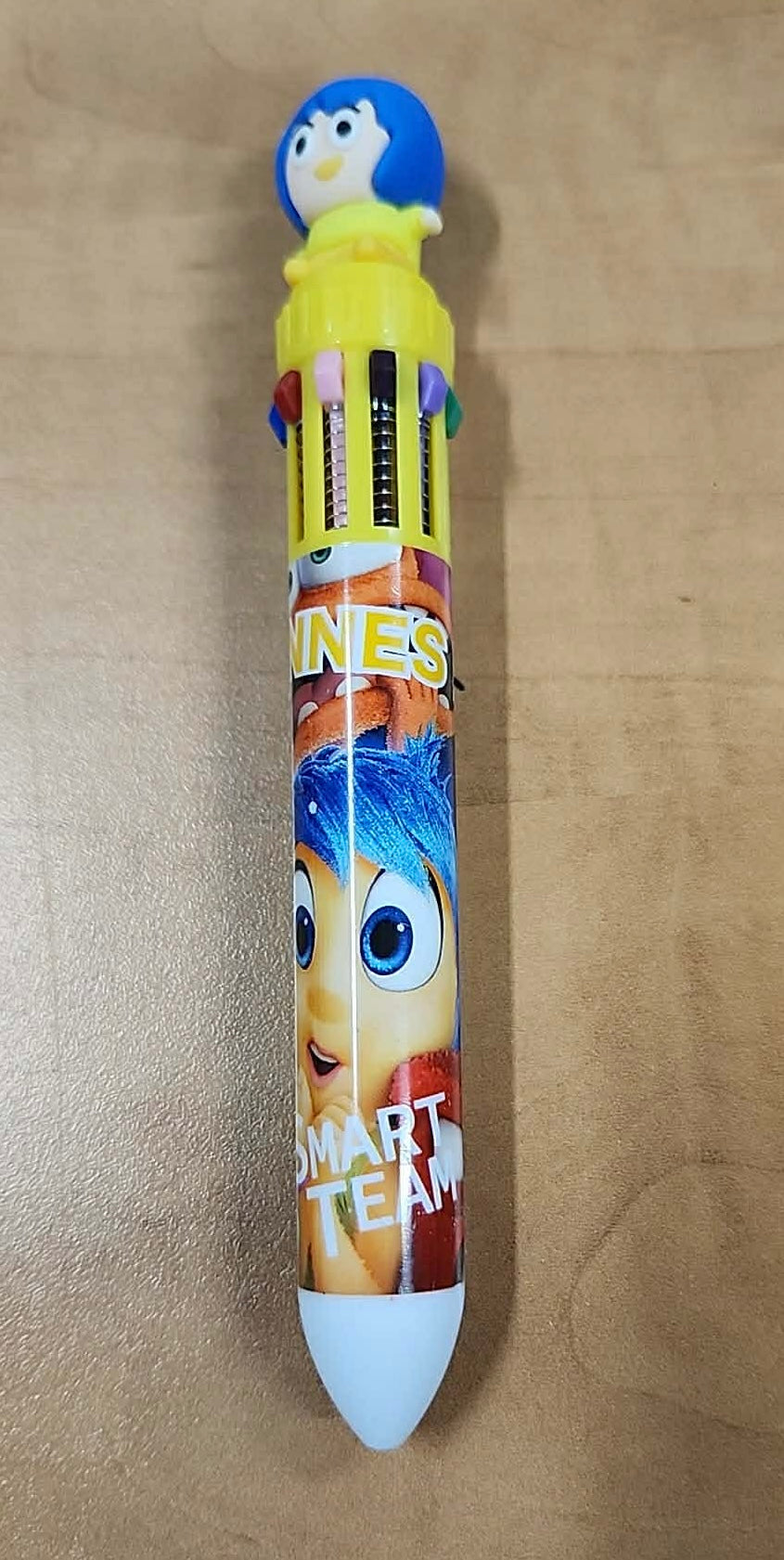 Crayon encre multiple, personnage