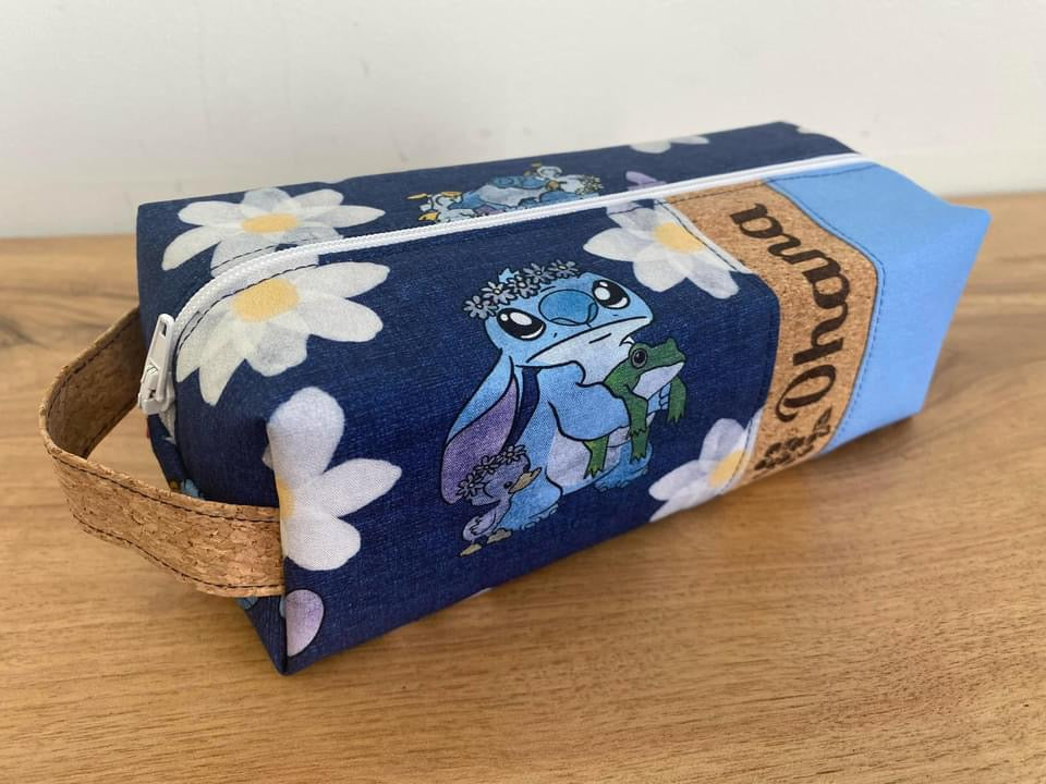 Trousse extraterrestre bleu et marguerite