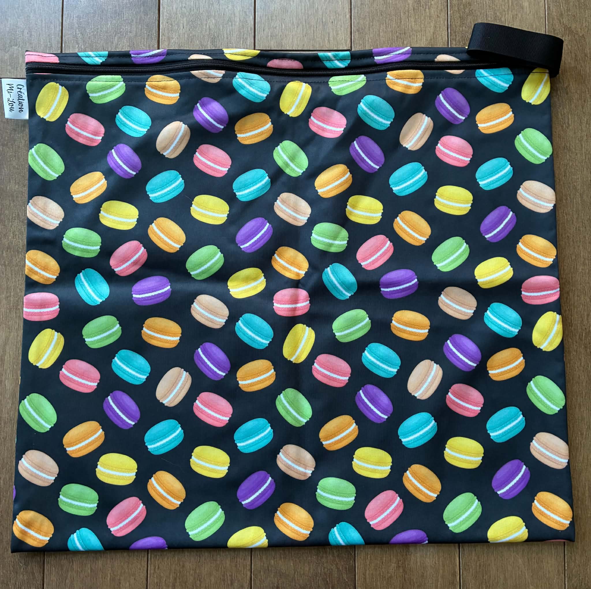 Gros Wetbag macarons