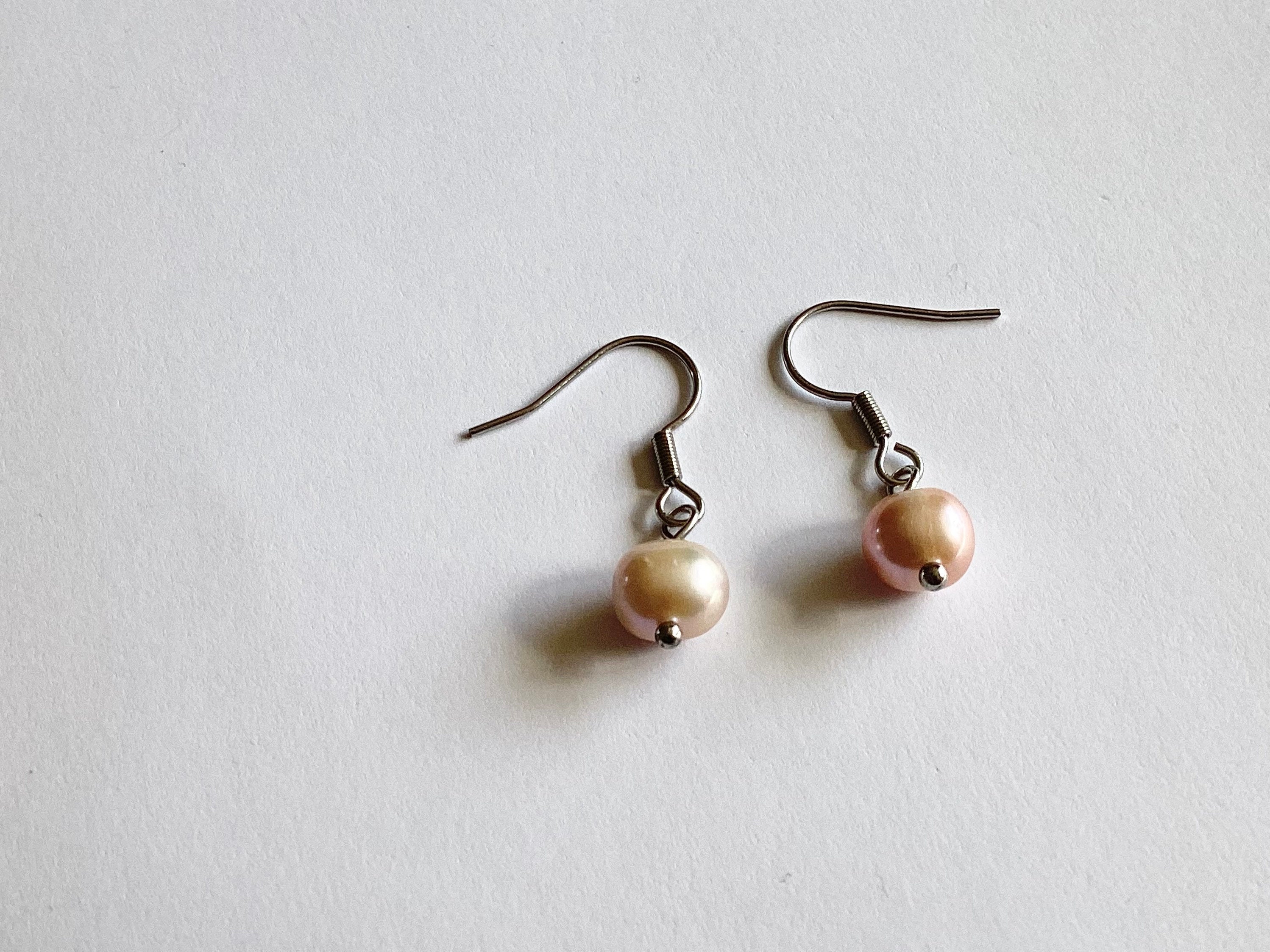 Boucles d’oreilles en inox avec perles d’eau douce au choix