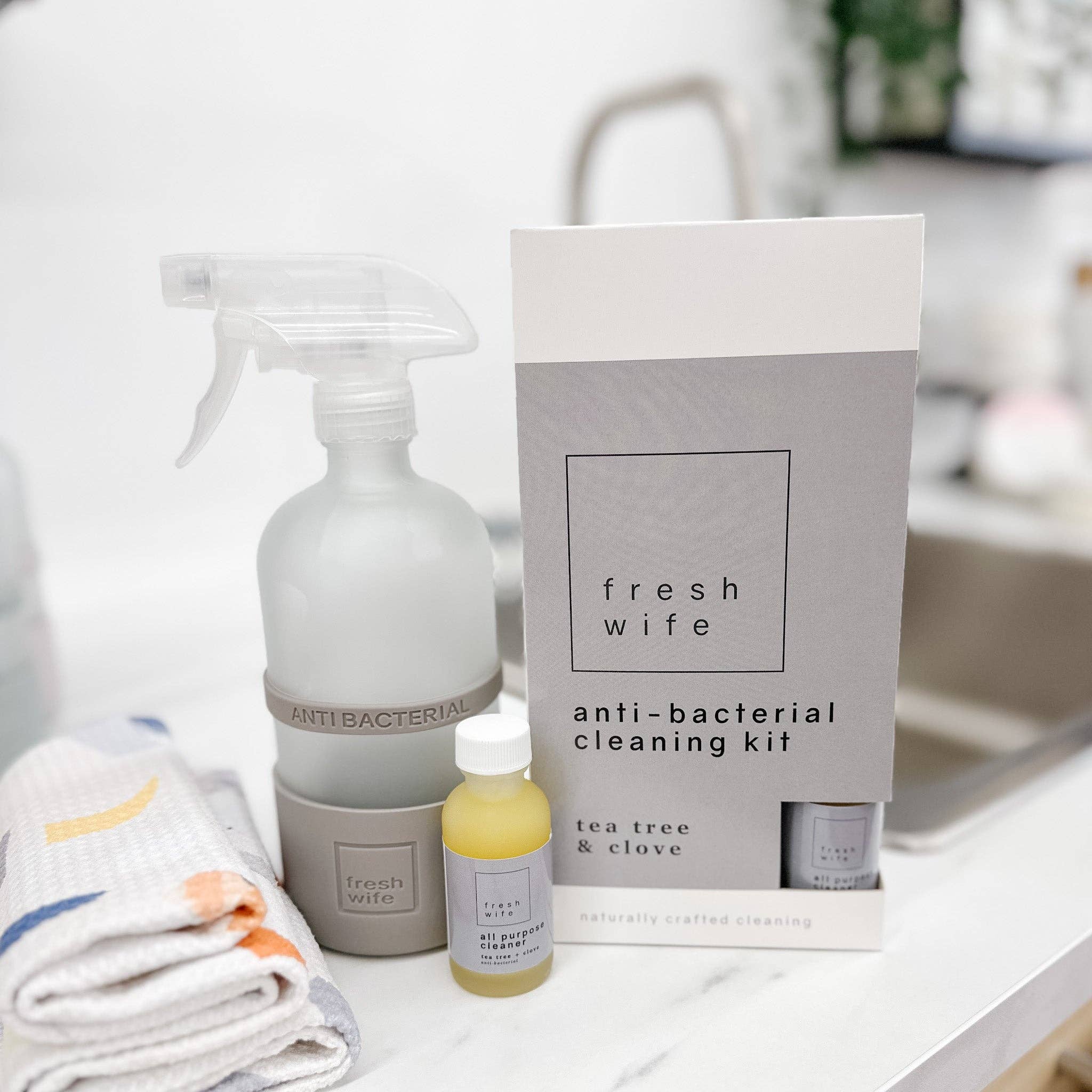 Kit nettoyant tout usage à l'arbre à thé et au clou de girofle