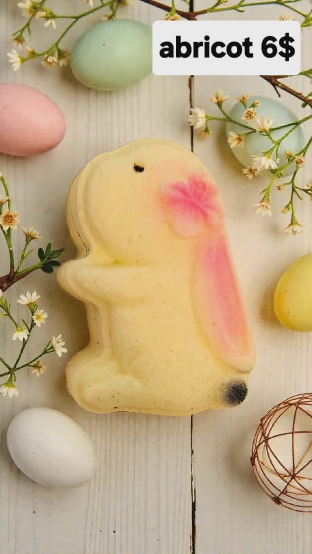 Bombe lapin abricot avec insertions de couleurs PRÉCOMMANDE