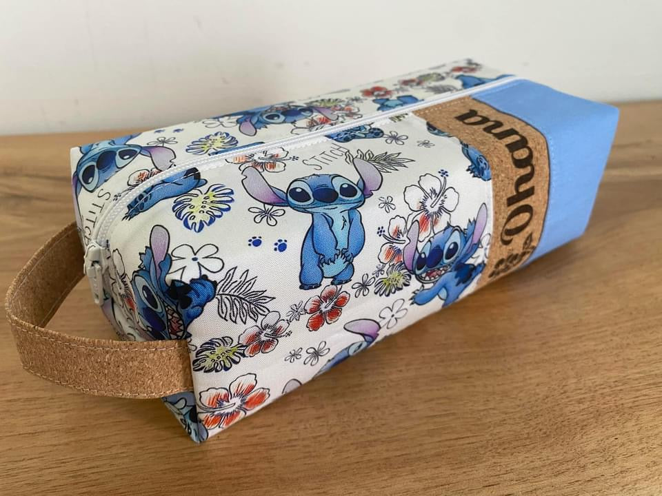 Trousse extraterrestre bleu avec fleurs