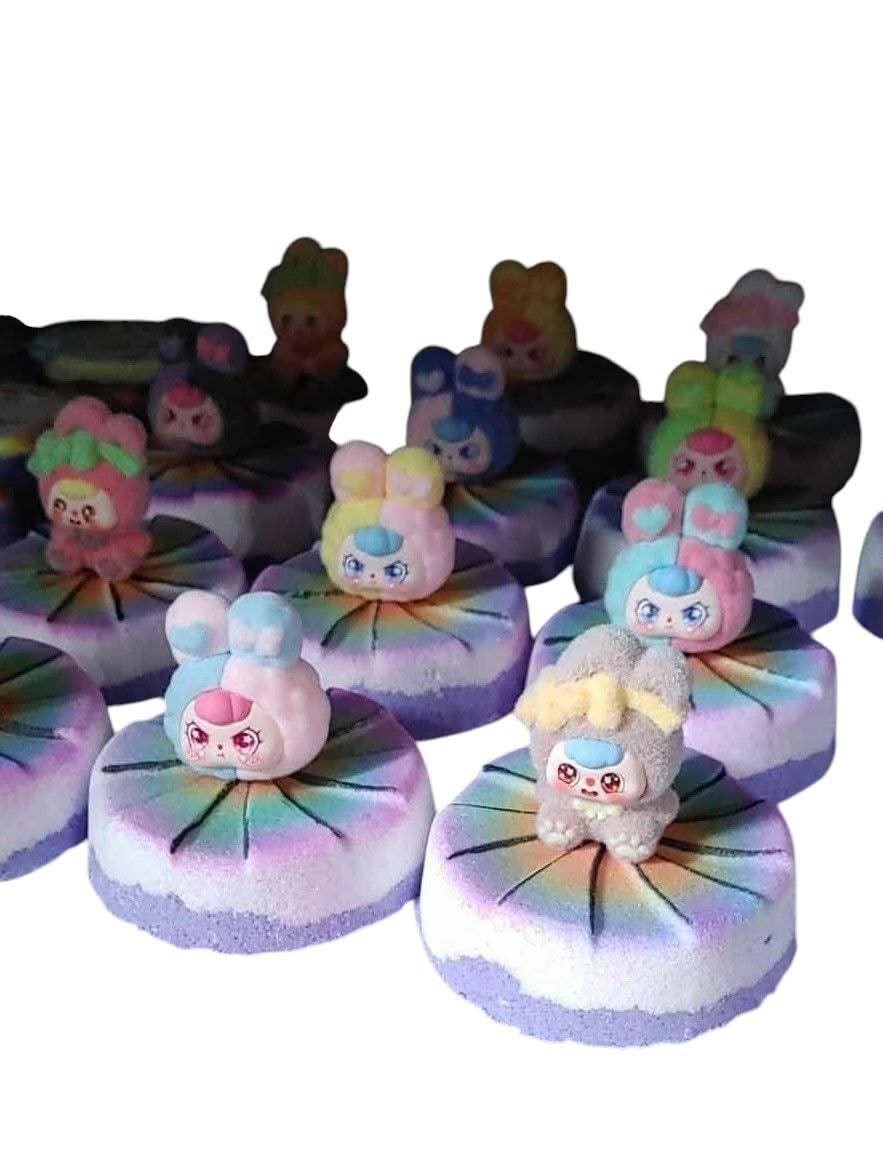 Bombe avec petit personnage aléatoire