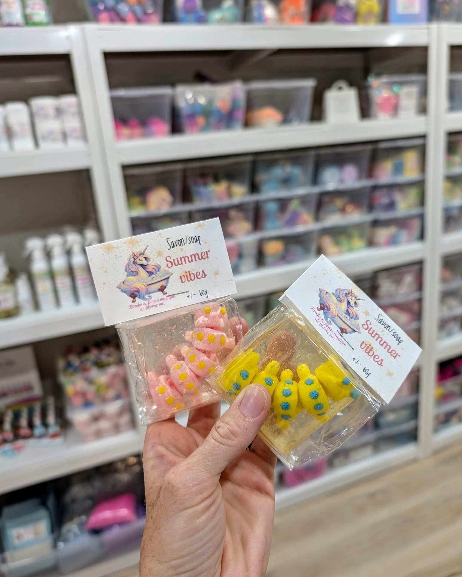 Savon glycérine avec jouet à l’intérieur aléatoire