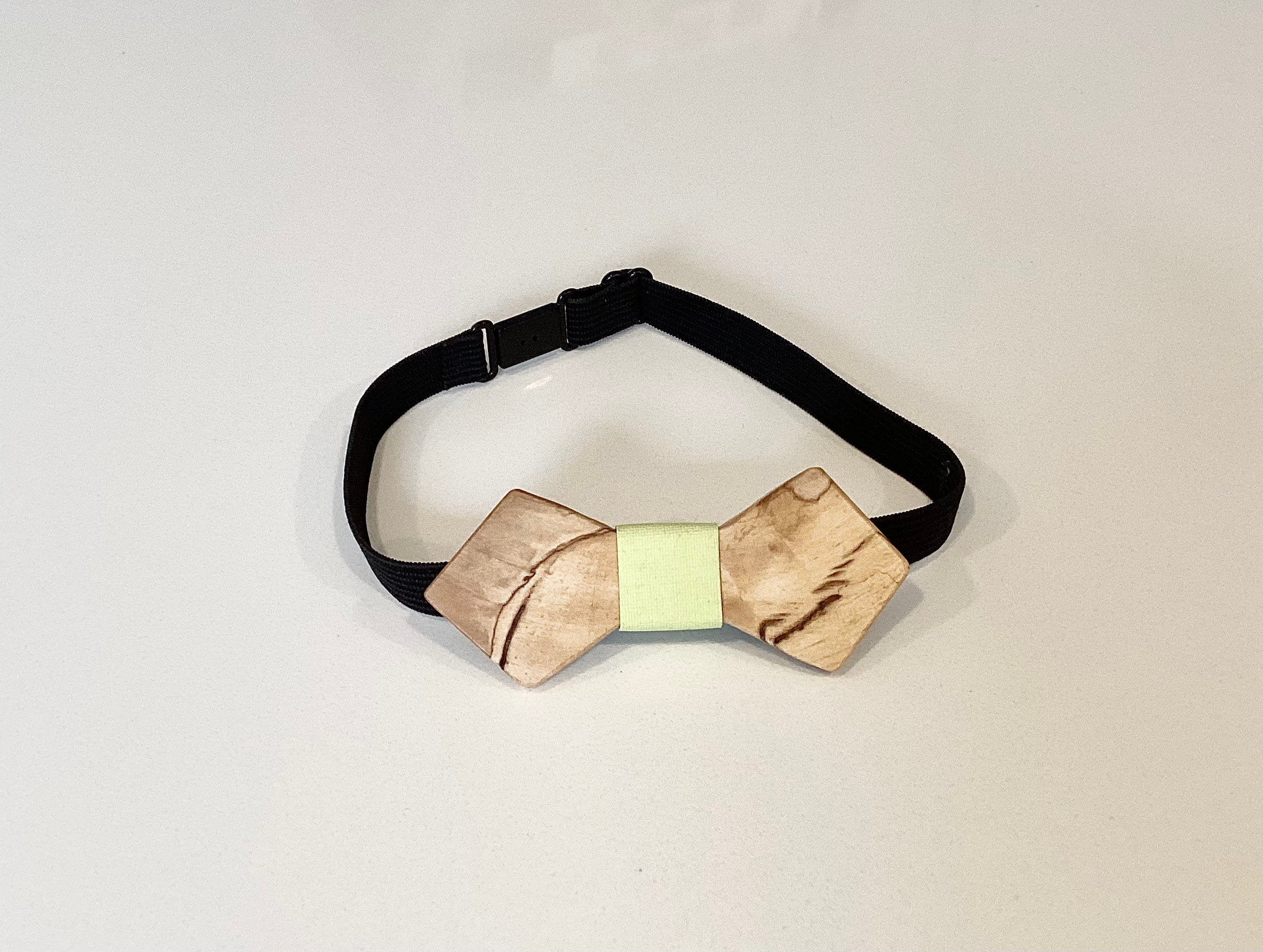 Noeud papillon en bois
