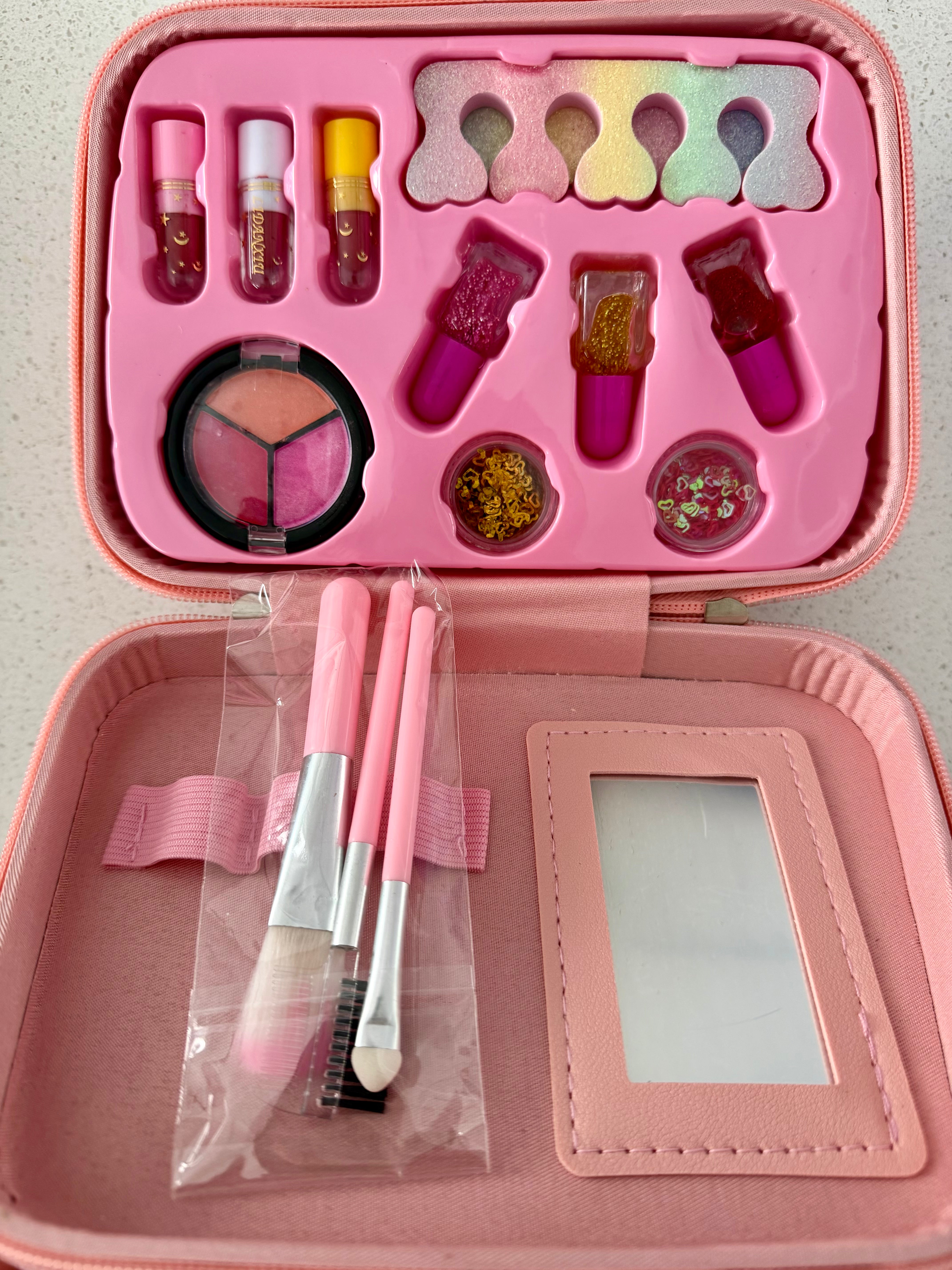 Trousse avec maquillage