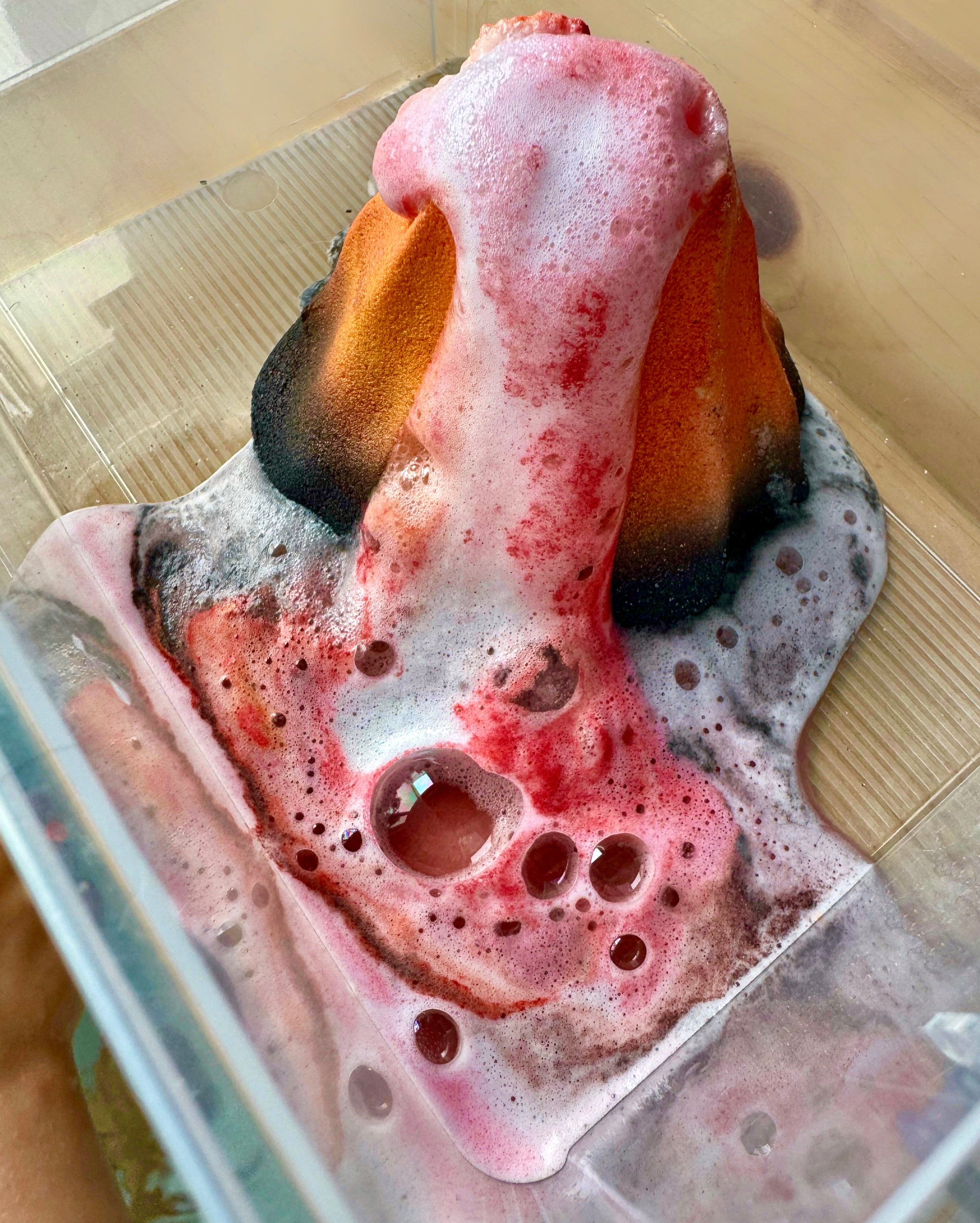 Volcano bath bomb with dinosaur surprise 
