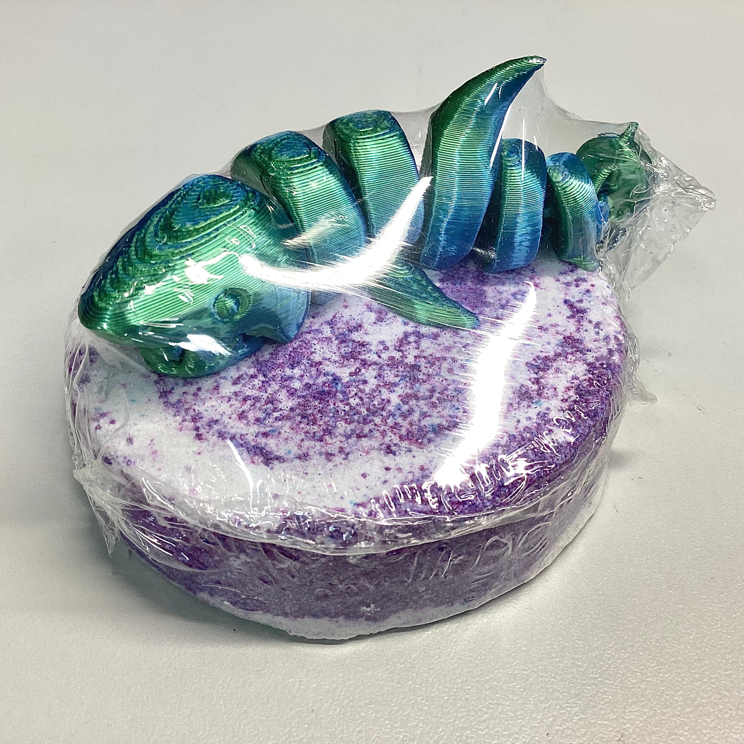 Bombe de bain avec jouet requin articulé