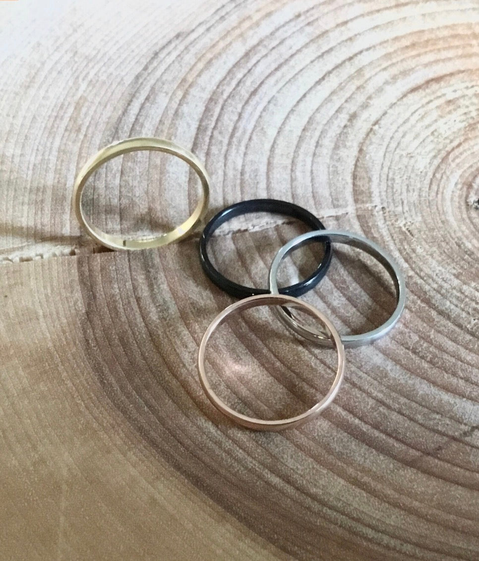Bague minimaliste au choix en inox