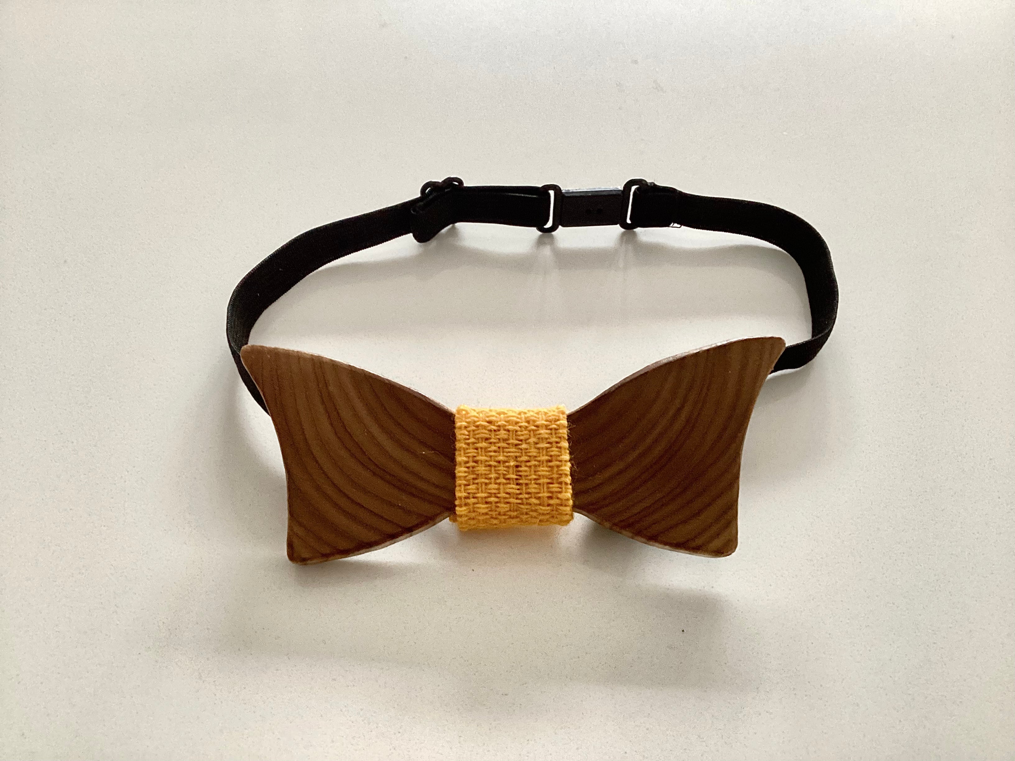 Noeud papillon en bois